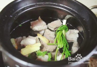 如何做萝卜排骨汤