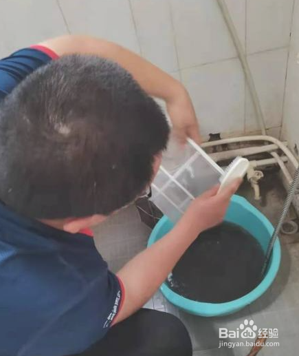 空调有股潮湿的味道怎么办