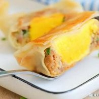 制作肉馅蛋黄派