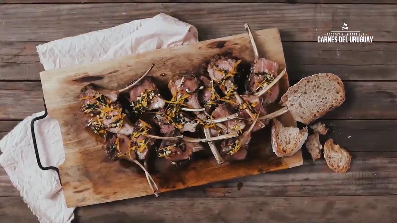 怎么做炭烤乌拉圭草饲羊排