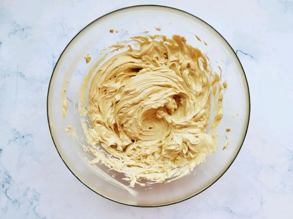 咖啡焦糖坚果磅蛋糕