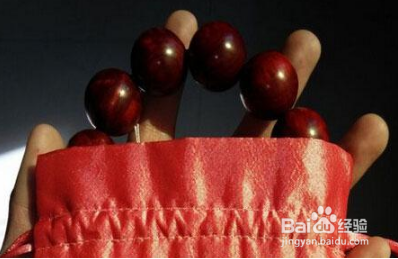 盘小叶紫檀手串有哪些技巧