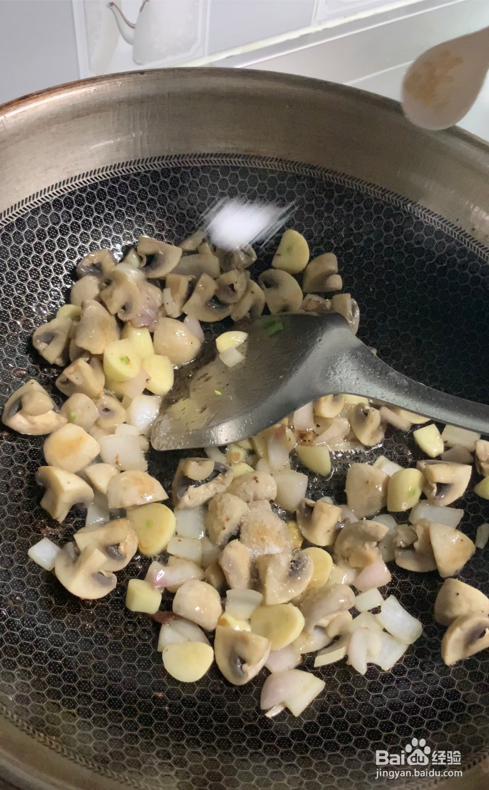 黑椒口蘑牛肉条的做法