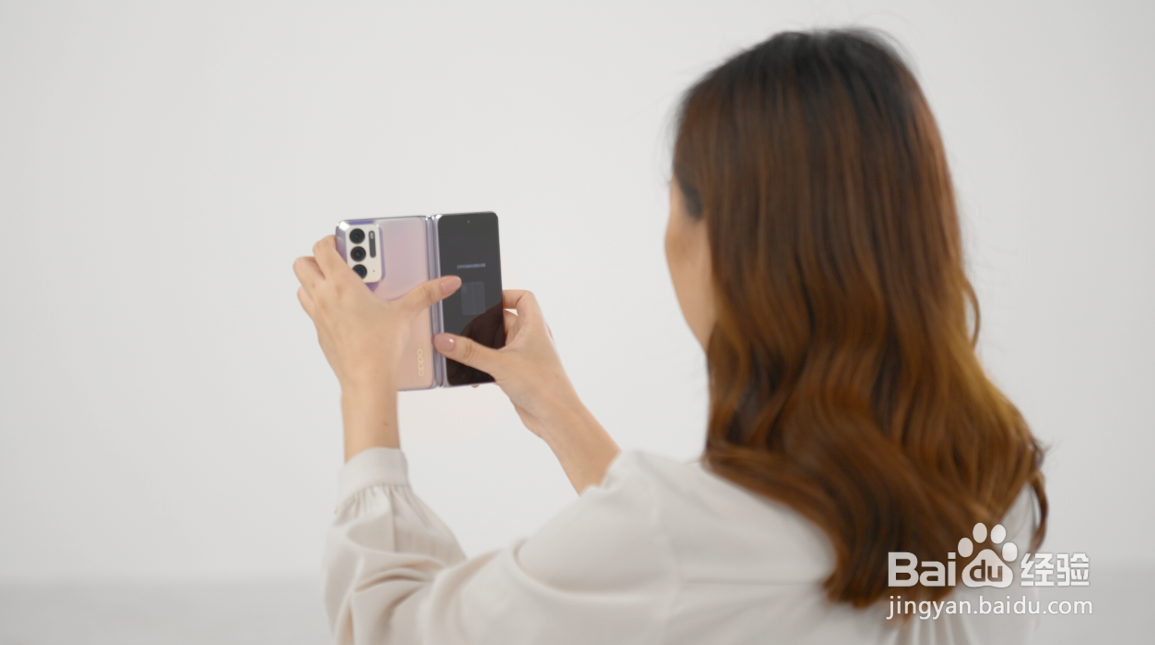 OPPO Find N如何使用后置摄像头自拍？