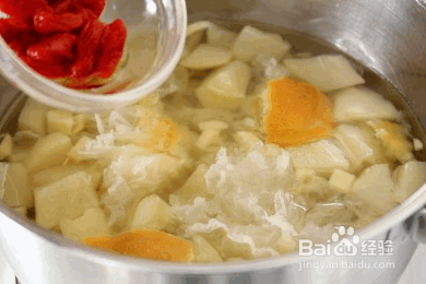 银耳陈皮生姜炖梨的做法