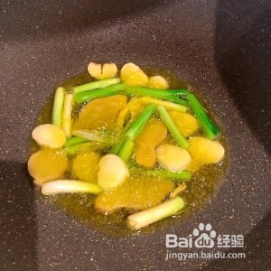 怎么做舔指油焖大虾