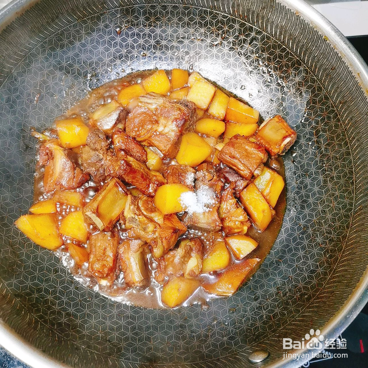酱香土豆炖排骨的做法