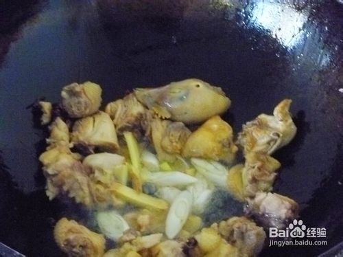 【家常炖菜】三黄鸡炖茶树菇