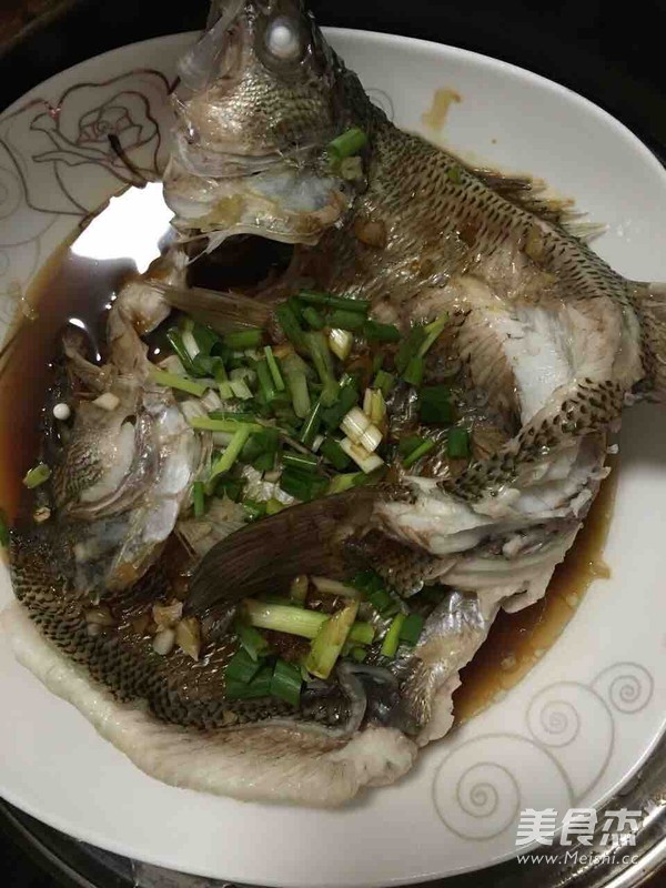 清蒸鲈鱼的做法