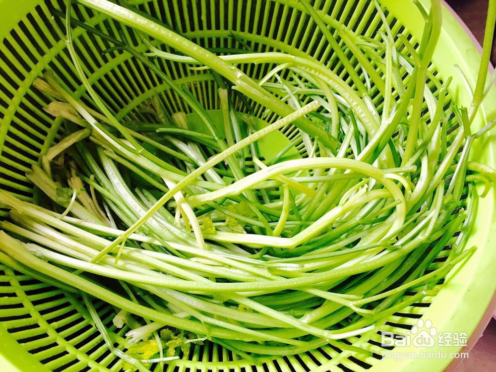 【简单家常菜】芹菜炒牛肉的做法——家常菜菜谱