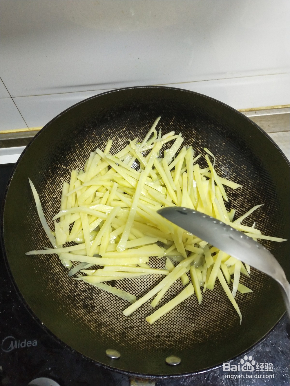 家常炒土豆丝！
