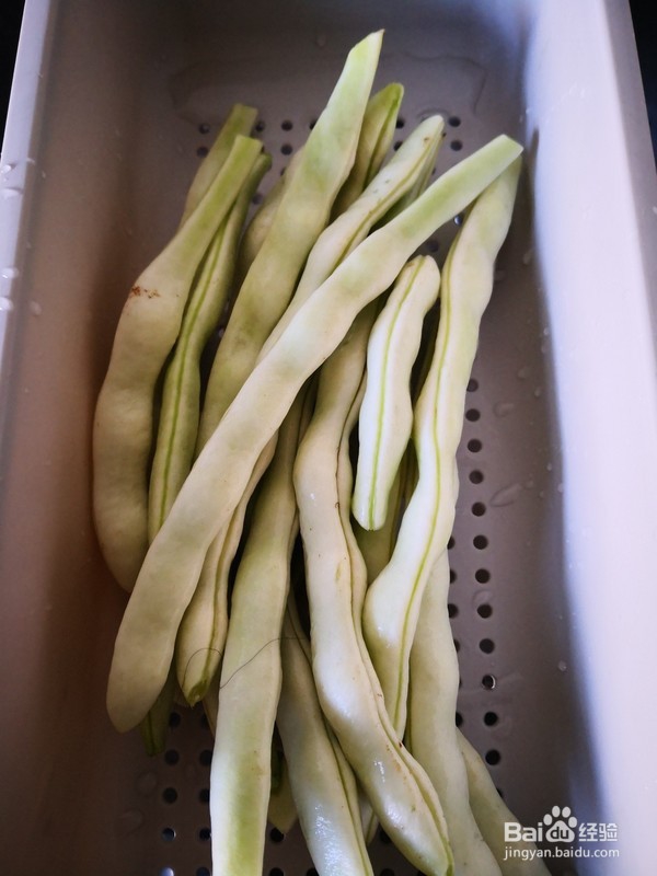 如何制作肉丁炒豆角