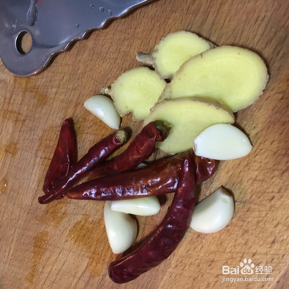 一个人做梅干菜烧排骨