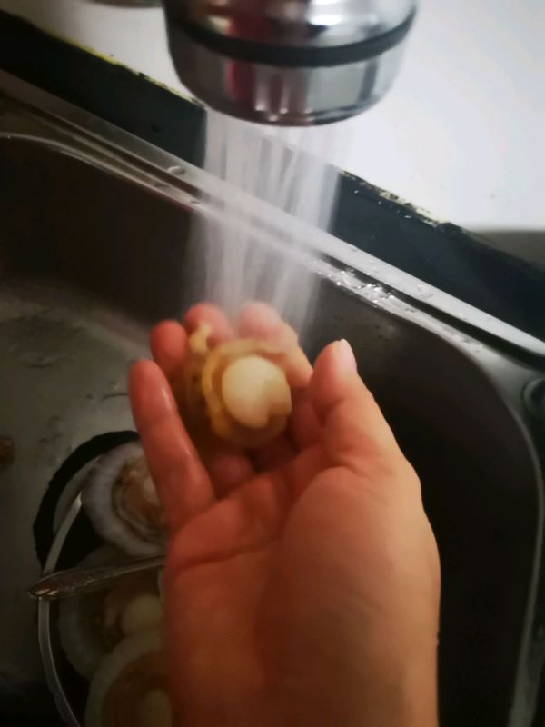 蒜蓉粉丝蒸扇贝