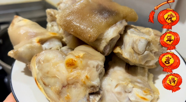 红烧猪蹄炖豆子