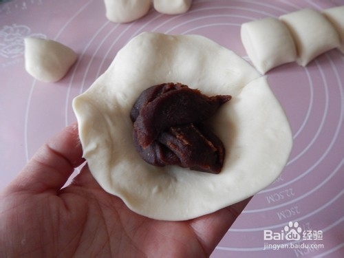 萌萌的包子：豆沙刺猬包