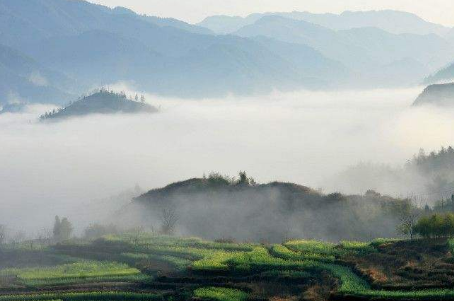 村春日晨景是描写一首什么样的诗歌