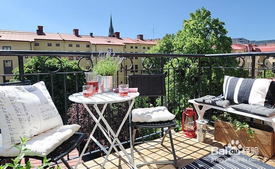 绿意无限精心装置小阳台