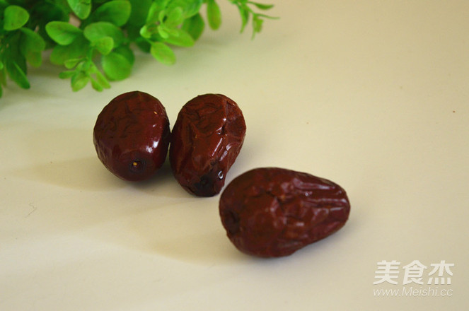 桂圆枸杞美目粥