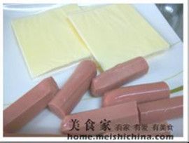 金闪闪南瓜香肠面包