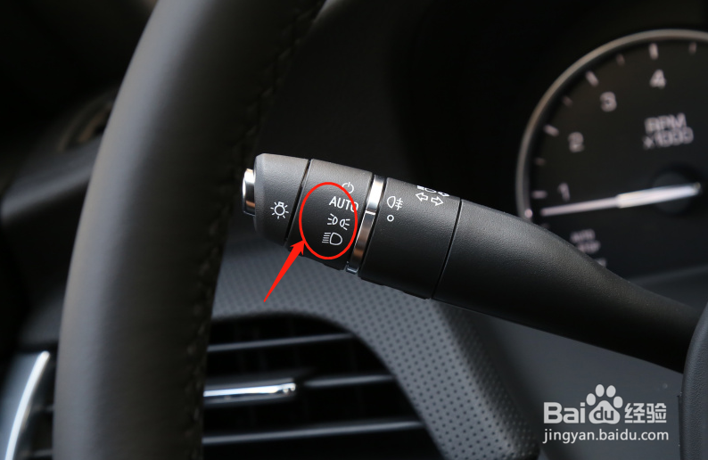 凯迪拉克CT6车辆雾灯怎么使用