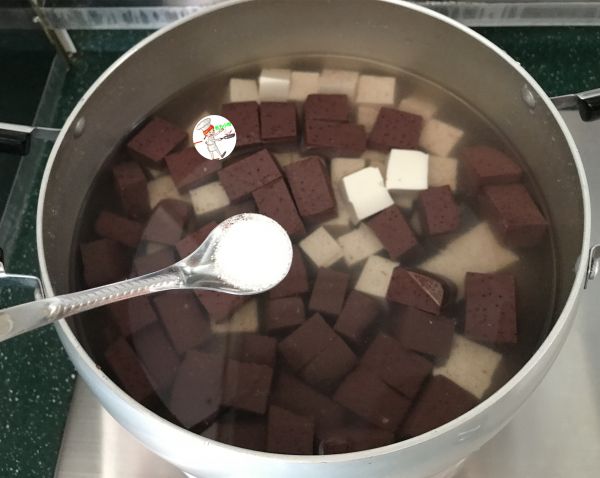 虾仁鸭血豆腐煲