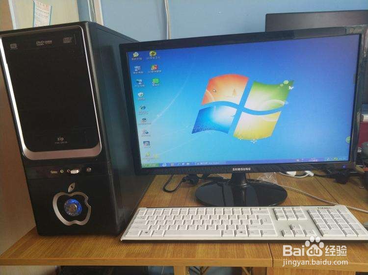 液晶显示器开机,电源指示灯亮,但屏幕无任何显示