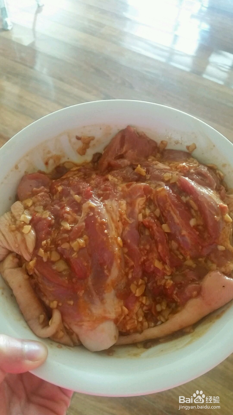蒜香烤猪肘的做法