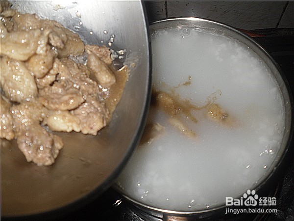 制作瘦肉油条粥