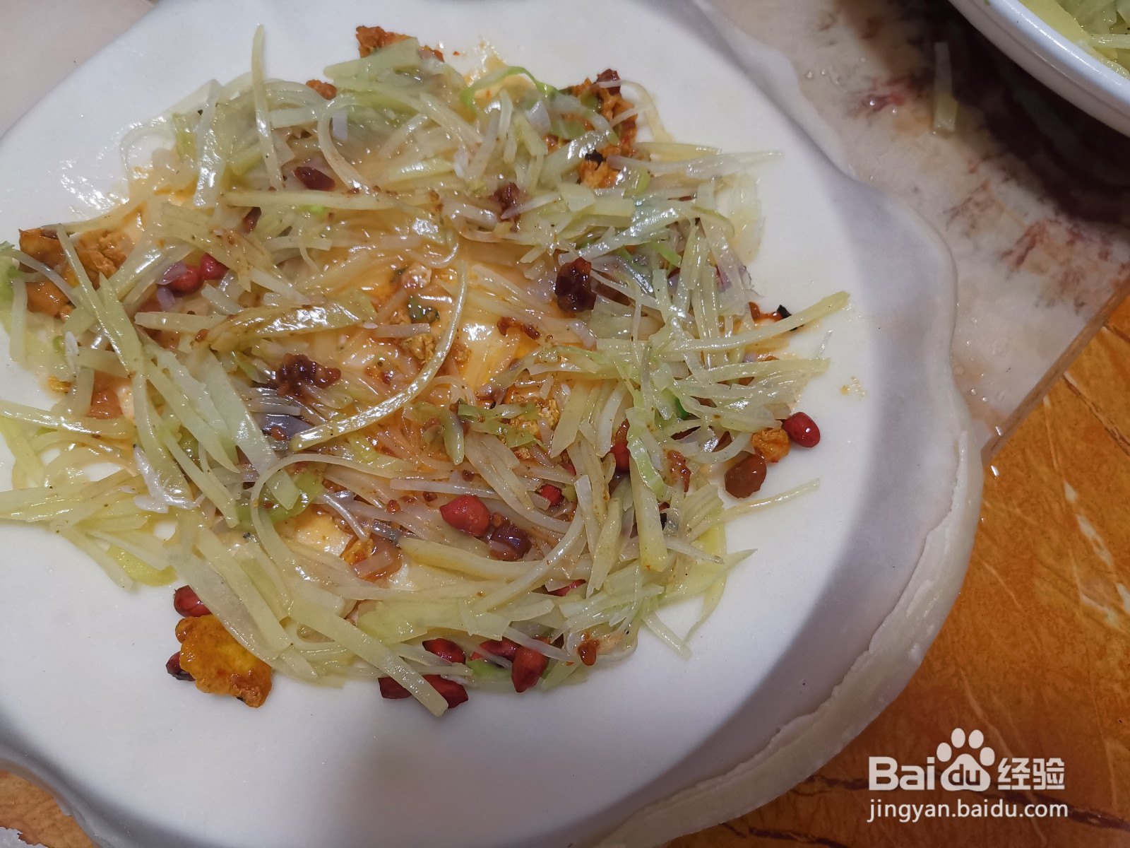 鸡蛋花生土豆丝卷饼