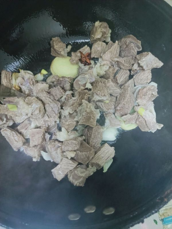 西红柿土豆炖牛腩