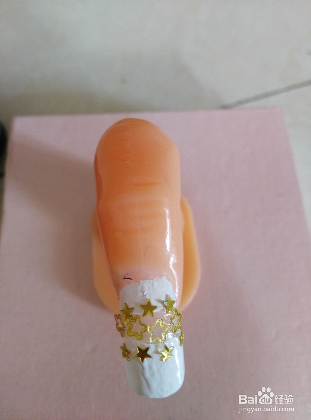 自己在家如何做出简单漂亮的美甲