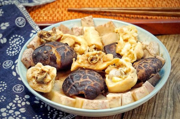 香芋花菇蒸滑鸡