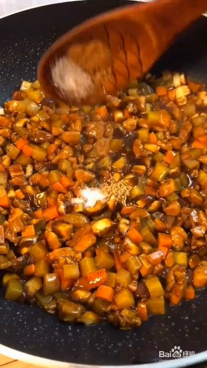 如何制作鸡腿肉焖饭