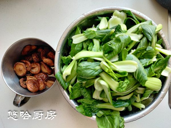 香菇油菜肉包子