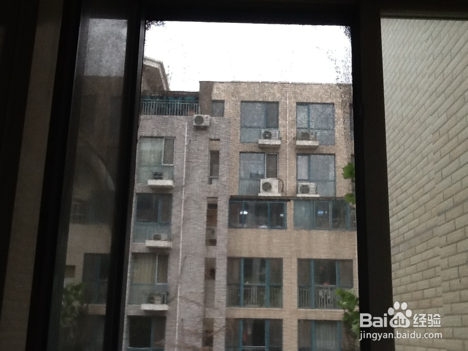 清理隐形纱窗：[1]小工具