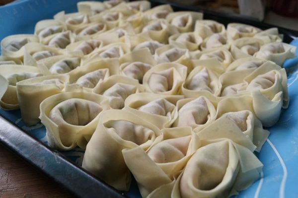 鲜虾芹菜大馄饨