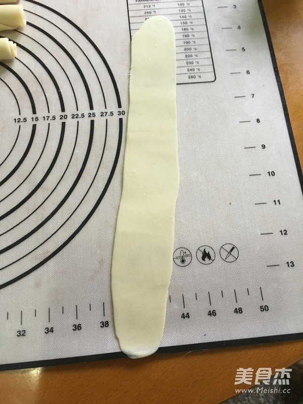 蛋黄酥的家常做法