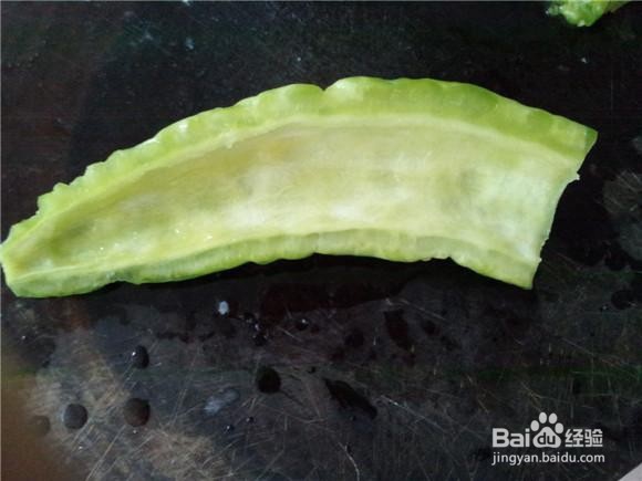 苦瓜炒鸡蛋的制作
