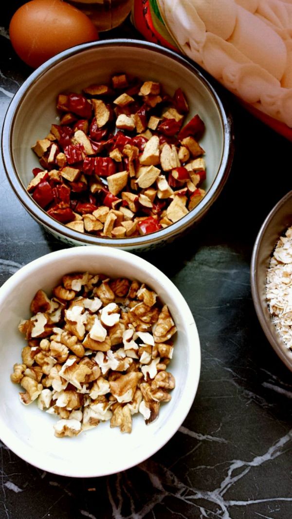 燕麦红枣核桃饼干