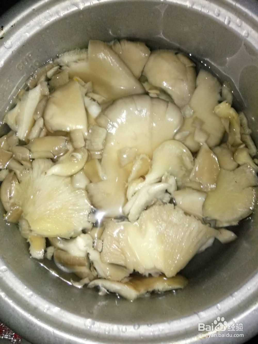 瘦肉五花炒平菇 反正就是下饭