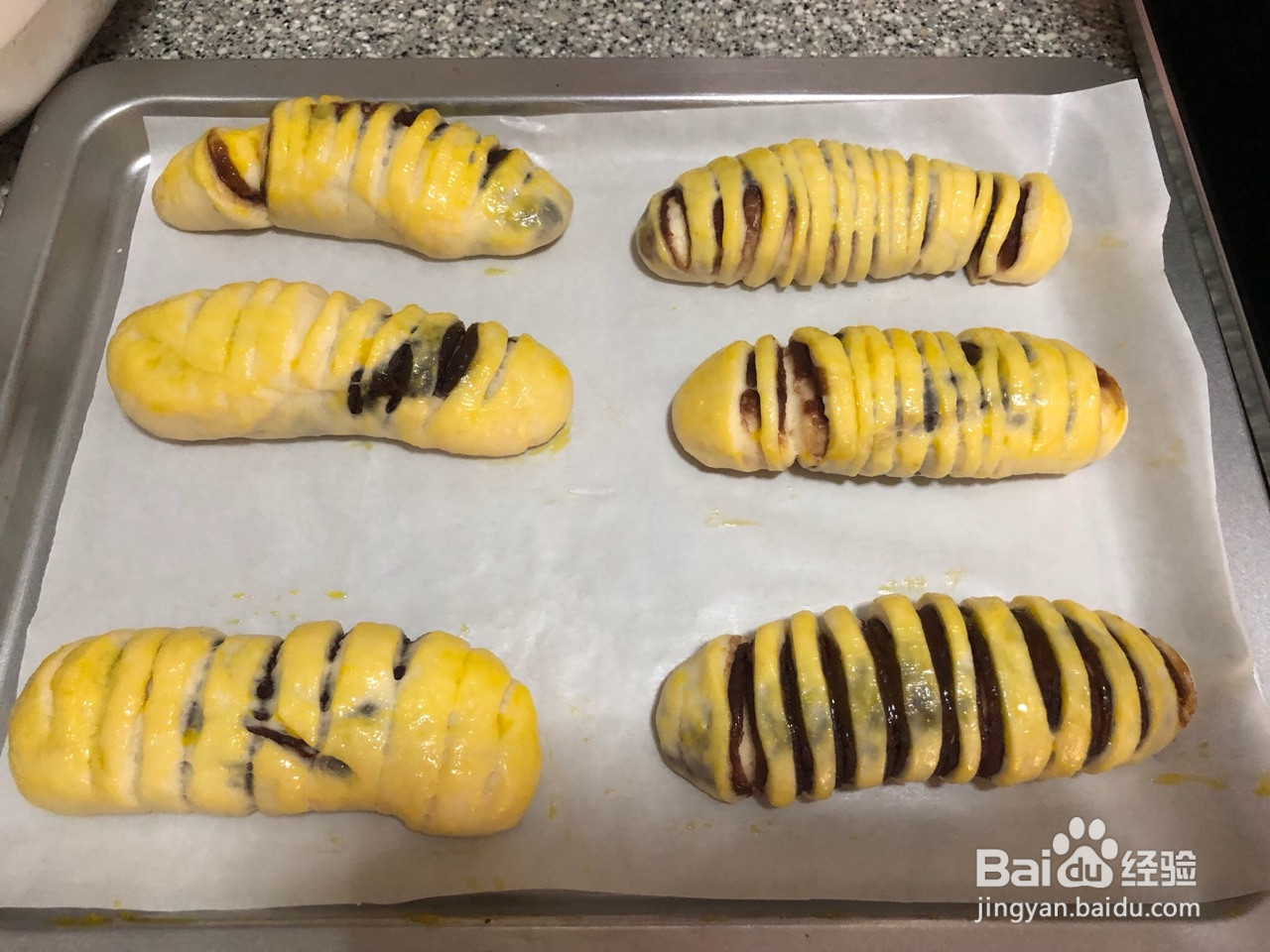 豆沙毛毛虫面包的做法