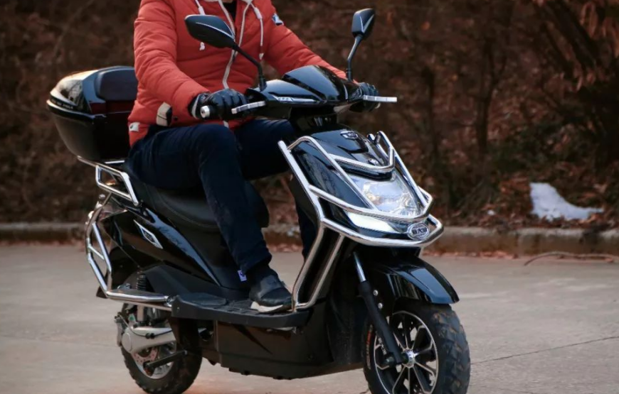 48v电瓶车山区爬的动吗