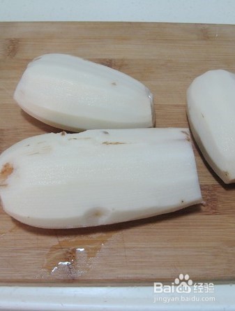 五花肉搭配藕块炖着吃，一个字——香！