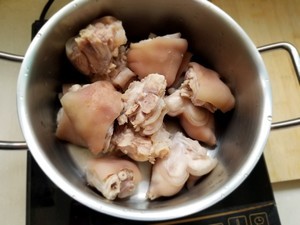 黄酒炖猪蹄黄磊做法