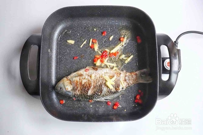 萝卜丝鲫鱼汤的制作方法