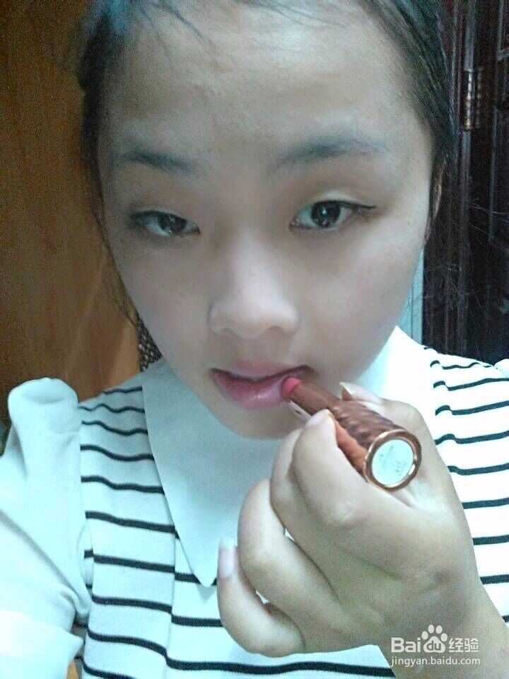 初学化妆你应该怎么做?