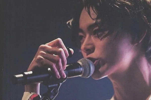 厌世脸男生特点