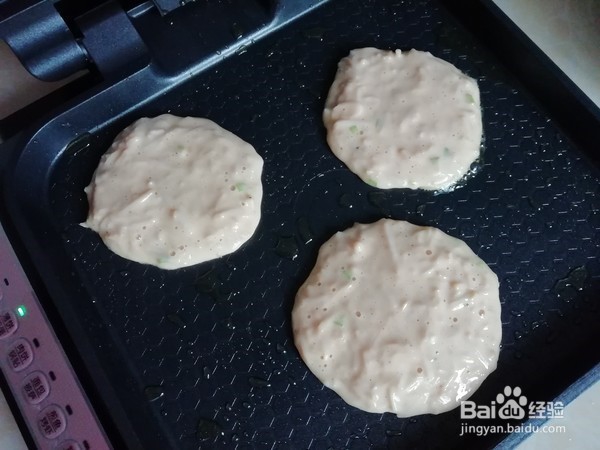 金针菇虾皮蛋饼的做法