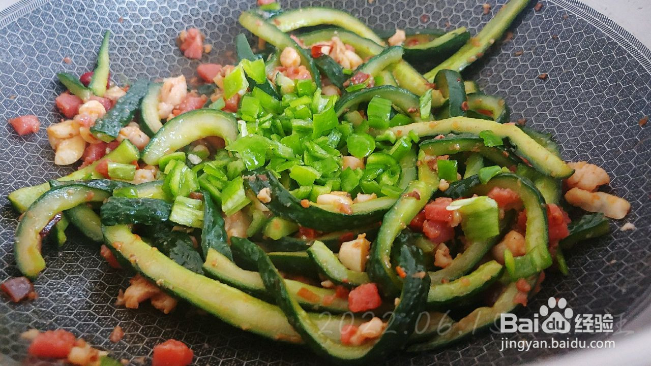 蒜辣肉酱脆瓜条的做法